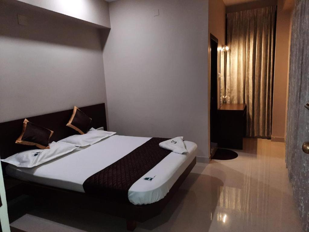 Hotel Aiba Regency โคอิมบาทอร์ ภายนอก รูปภาพ