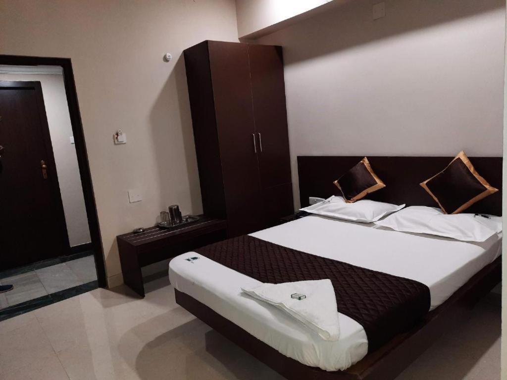 Hotel Aiba Regency โคอิมบาทอร์ ภายนอก รูปภาพ