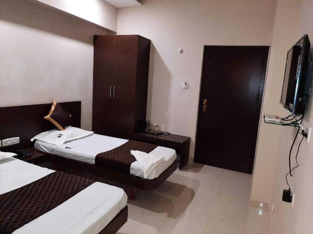 Hotel Aiba Regency โคอิมบาทอร์ ภายนอก รูปภาพ