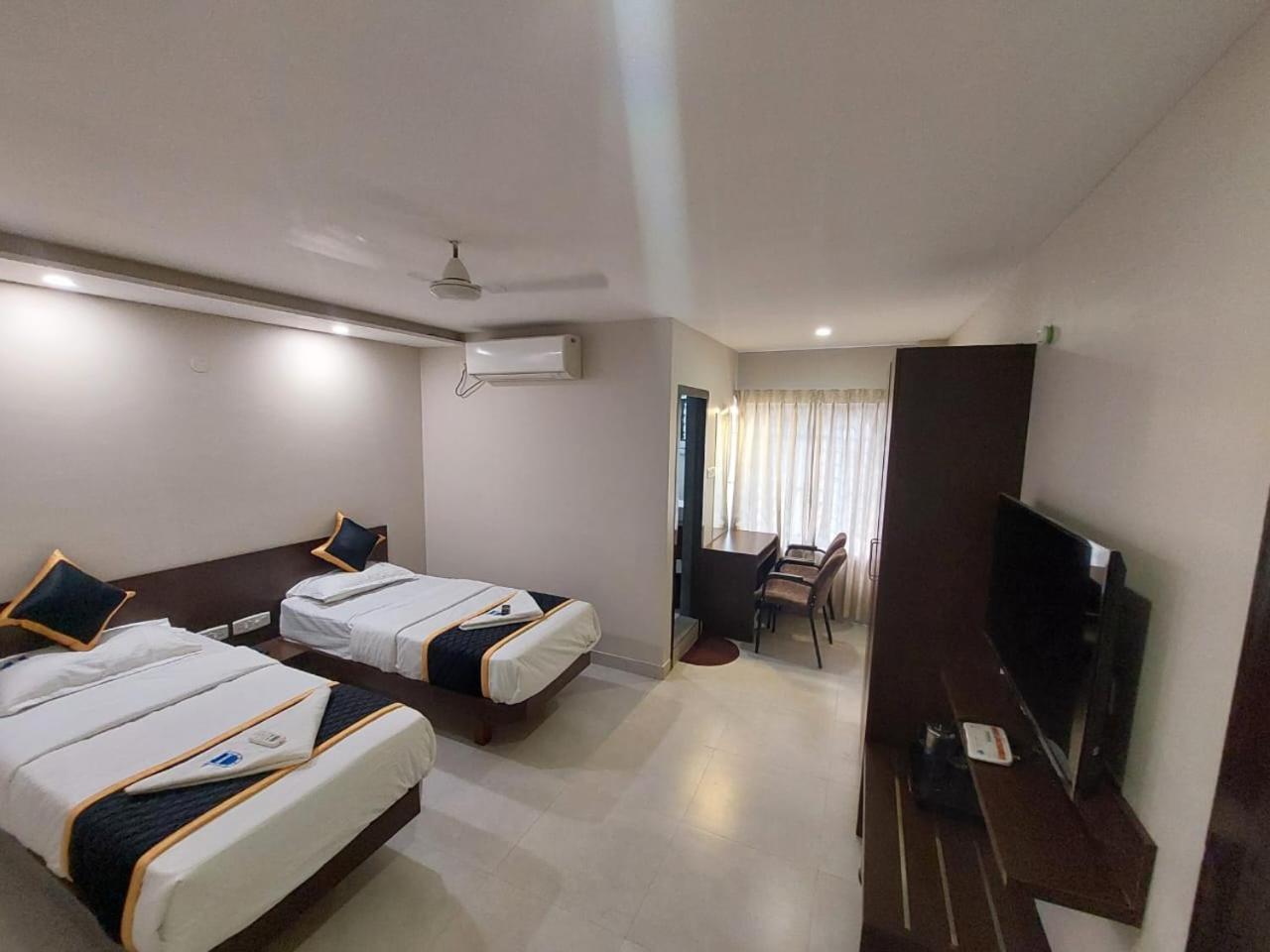 Hotel Aiba Regency โคอิมบาทอร์ ภายนอก รูปภาพ