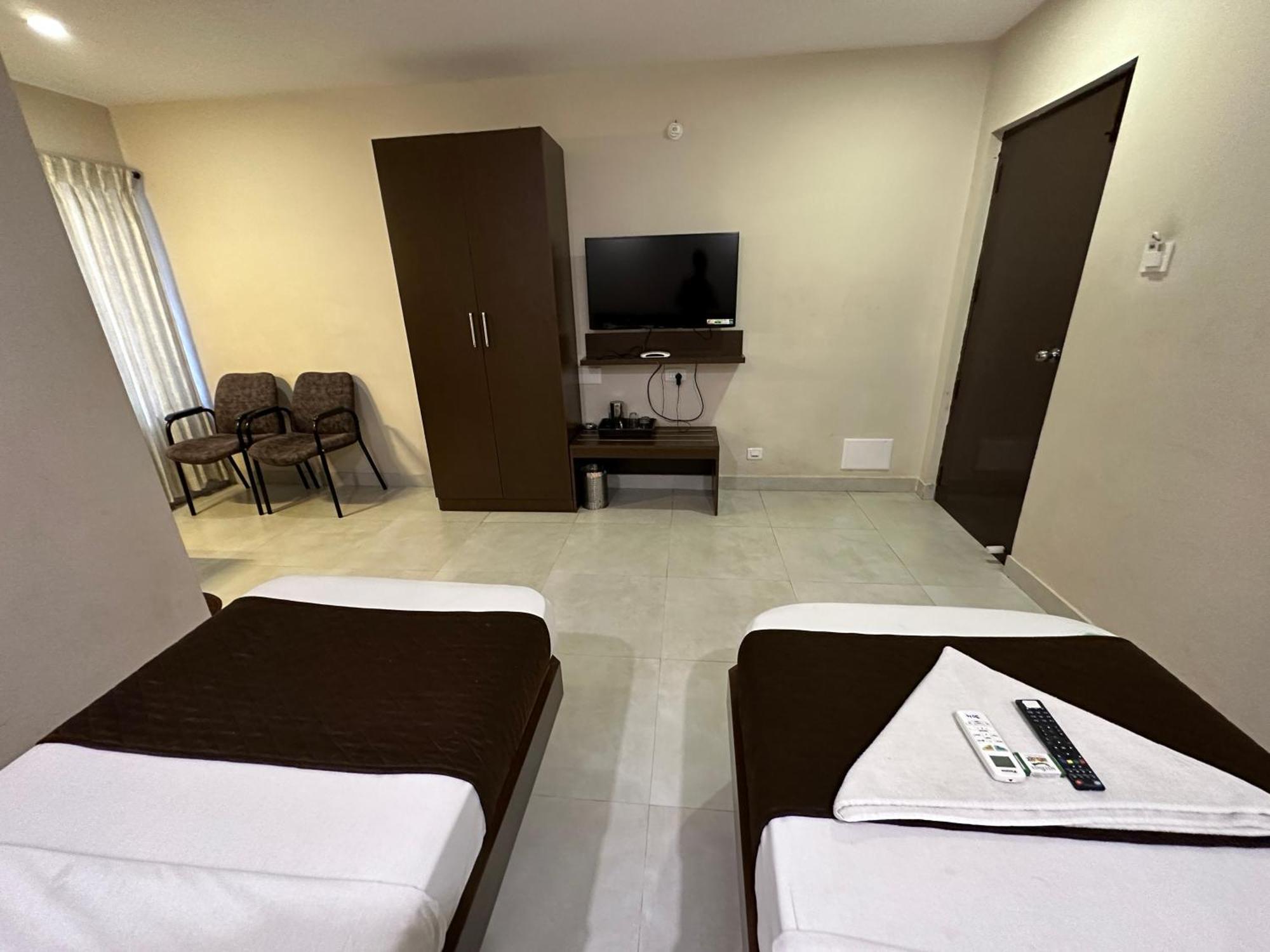 Hotel Aiba Regency โคอิมบาทอร์ ภายนอก รูปภาพ