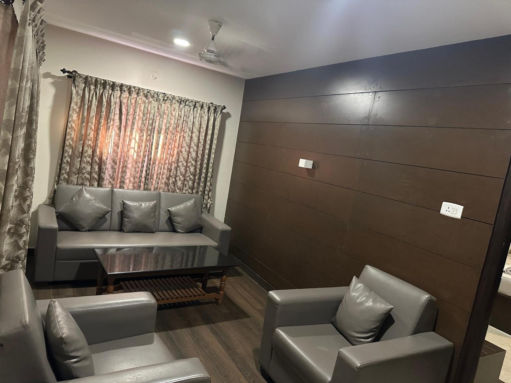 Hotel Aiba Regency โคอิมบาทอร์ ภายนอก รูปภาพ